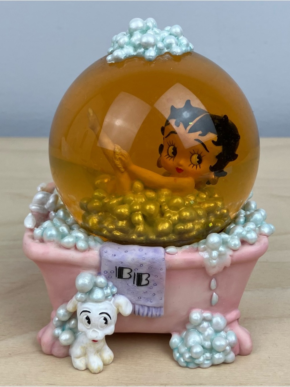 Betty Boop #6808 Bubble Bath Figurine 4" Tall Bubbles For Betty Snowglobe 1999